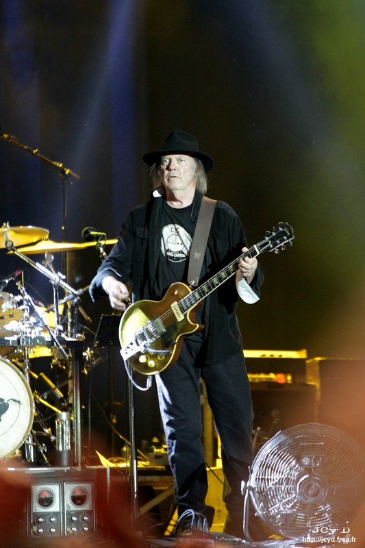 S JCyD 060645-Neil Young & Crazy Horse