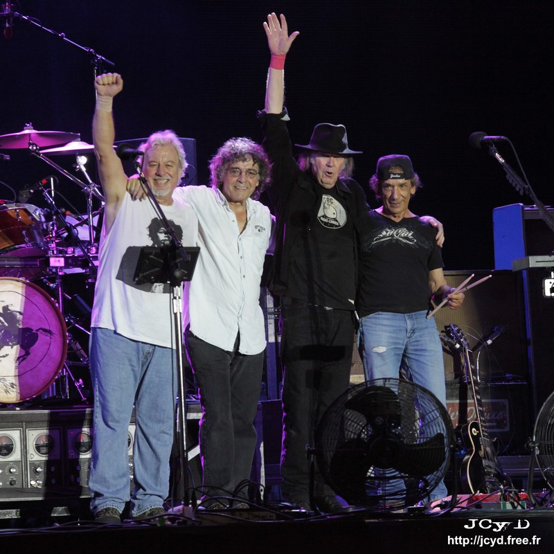 S JCyD 060657-Neil Young & Crazy Horse